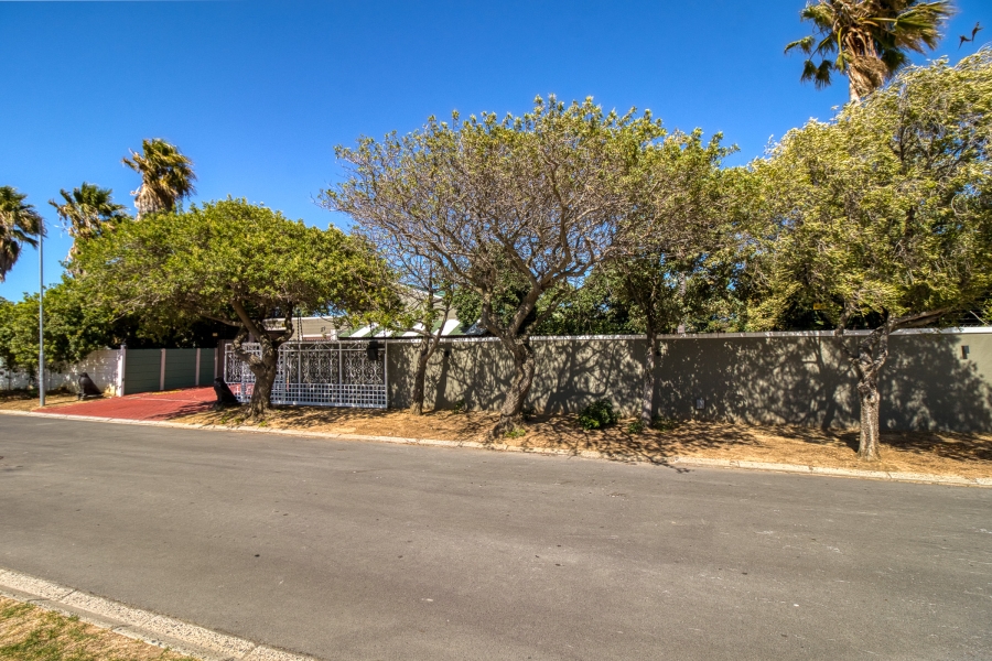 4 Bedroom Property for Sale in Strand South Western Cape